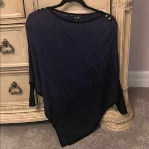 Poncho sweater top with sleeves size xxs/xs 💙